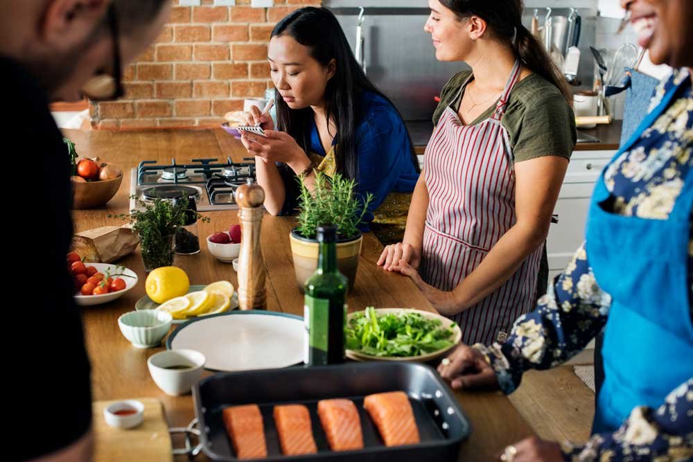 diverse-people-joining-cooking-class-YRP7C9U.jpg